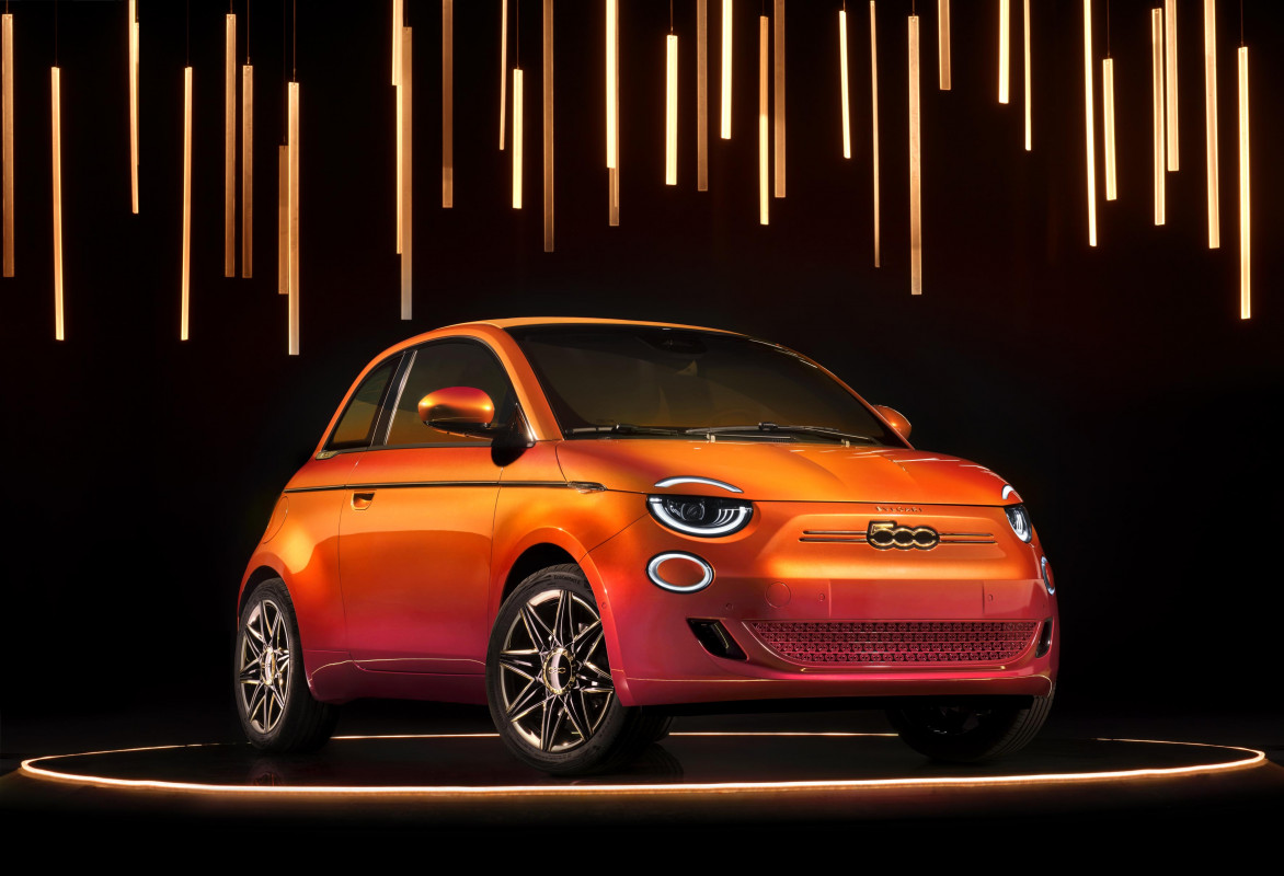 All'asta due Fiat 500 realizzate con Bvlgari e Kartell