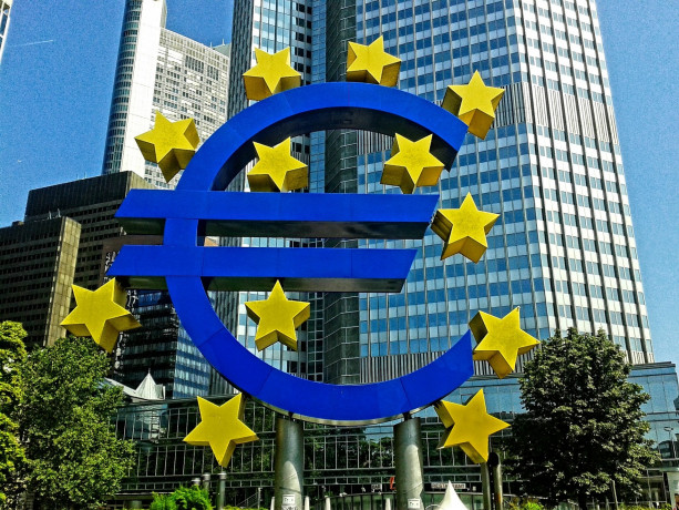 Bce, Pil eurozona giù tra il 5 e il 12%. Pronti a fare tutto il necessario