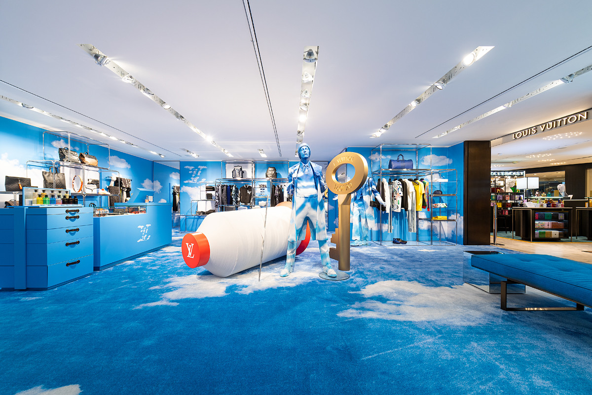 'Tra le nuvole' l'allestimento del pop store di Louis Vuitton in Rinascente a Milano