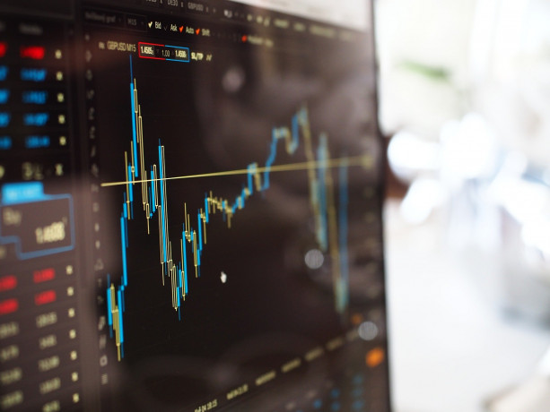 Travolte dalle vendite le Borse europee, Milano -3,35%