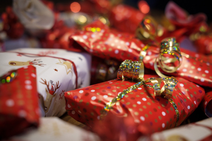 Spese per Natale -48% rispetto allo scorso anno. Scontrino medio 225 euro (Deloitte)