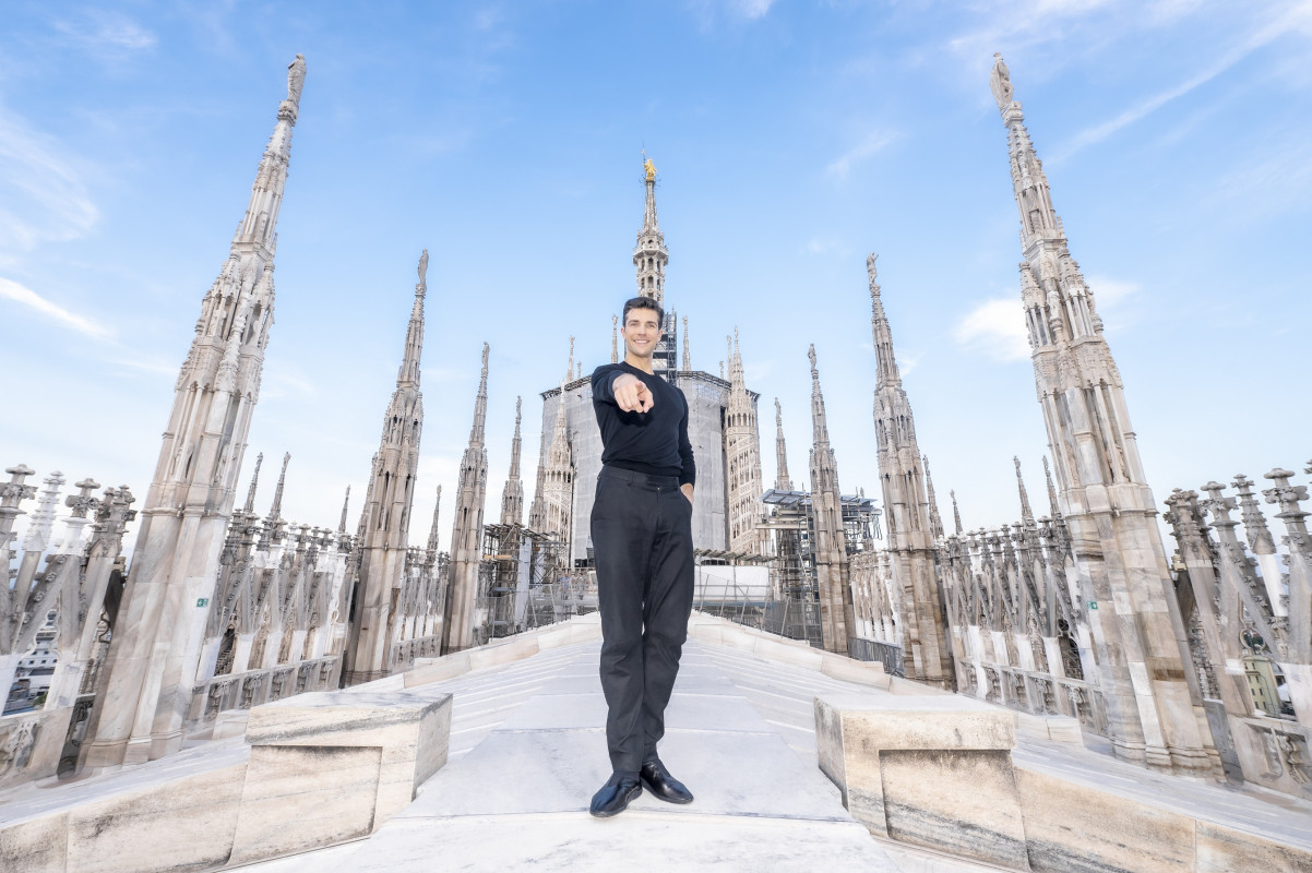 Intesa Sp con Roberto Bolle per la raccolta fondi per restauro Guglia Maggiore Duomo Milano