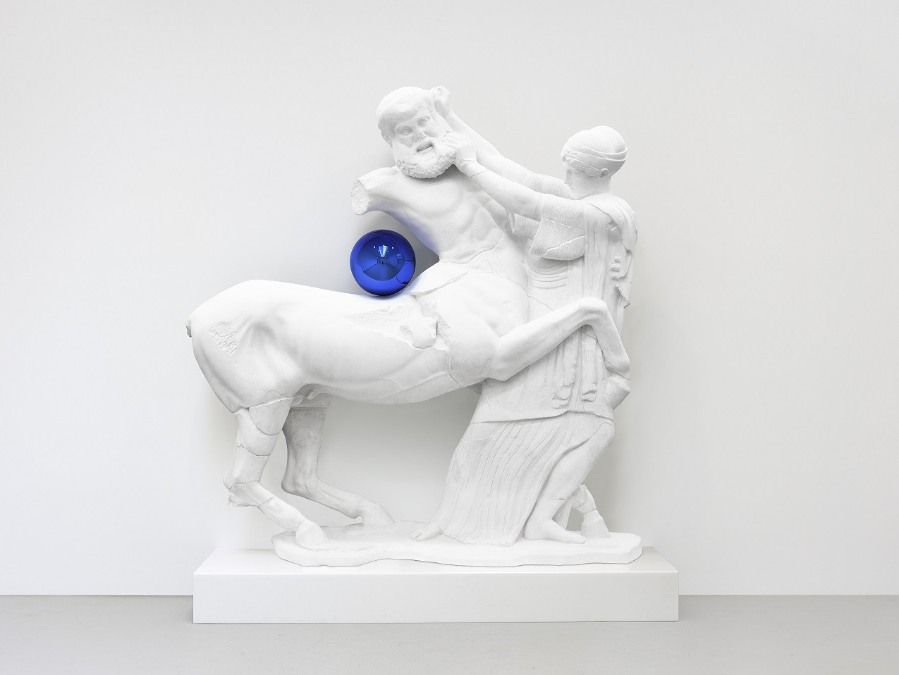 Alle Gallerie d'Italia a Milano una grande opera di Jeff Koons