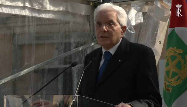 Ucraina, Mattarella: "Europa rischia di precipitare in una spirale di guerra. La pace è in pericolo"