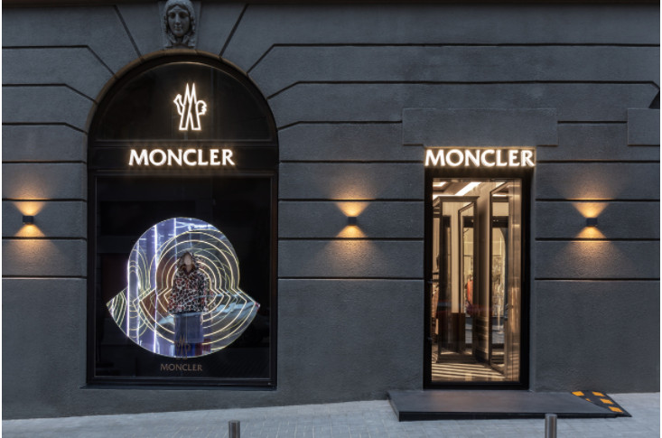 Inferiore al 2% esposizione di Moncler a Russia e Ucraina nel 2021