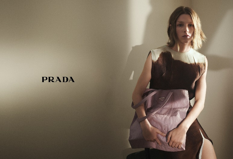 Prada chiude in calo a Hong Kong, -1,6%