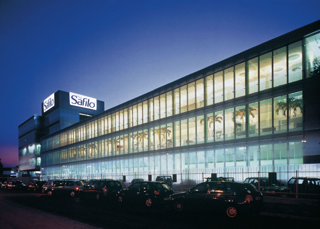 SAFILO, utile adj di 58,3 mln euro nel 2022, vendite salgono a 1,07 mld (+11,1%). Attese vendite per 1,3 mld euro al 2027