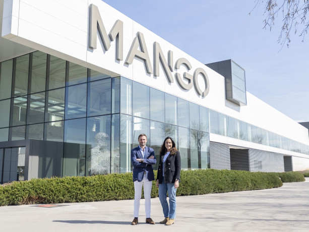 Mango punta sul noleggio e investe in La Más Mona