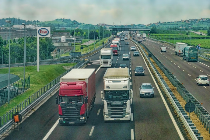 Nuovo contributo sui pedaggi autostradali dal 1° agosto. Altroconsumo: “Una misura che colpirà direttamente gli automobilisti”
