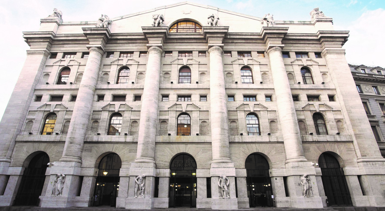 Piazza Affari positiva, Ftse Mib +0,4%. Rimbalzo di banche, auto e tecnologia